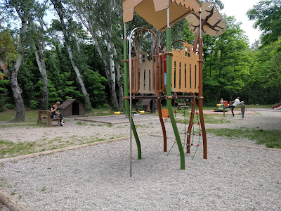 Aire de jeux municipale à Gréoux-les-Bains