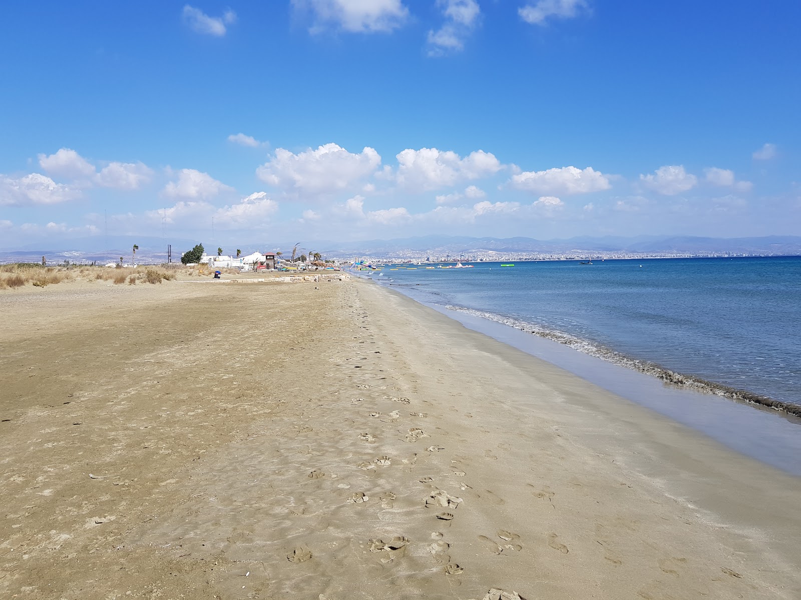 Lady's Mile beach'in fotoğrafı - rahatlamayı sevenler arasında popüler bir yer