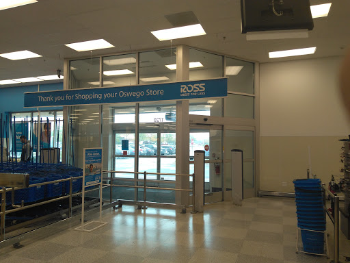 Clothing Store «Ross Dress for Less», reviews and photos, 1720 Douglas Rd, Oswego, IL 60543, USA