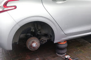 Mobile tyre fitting service