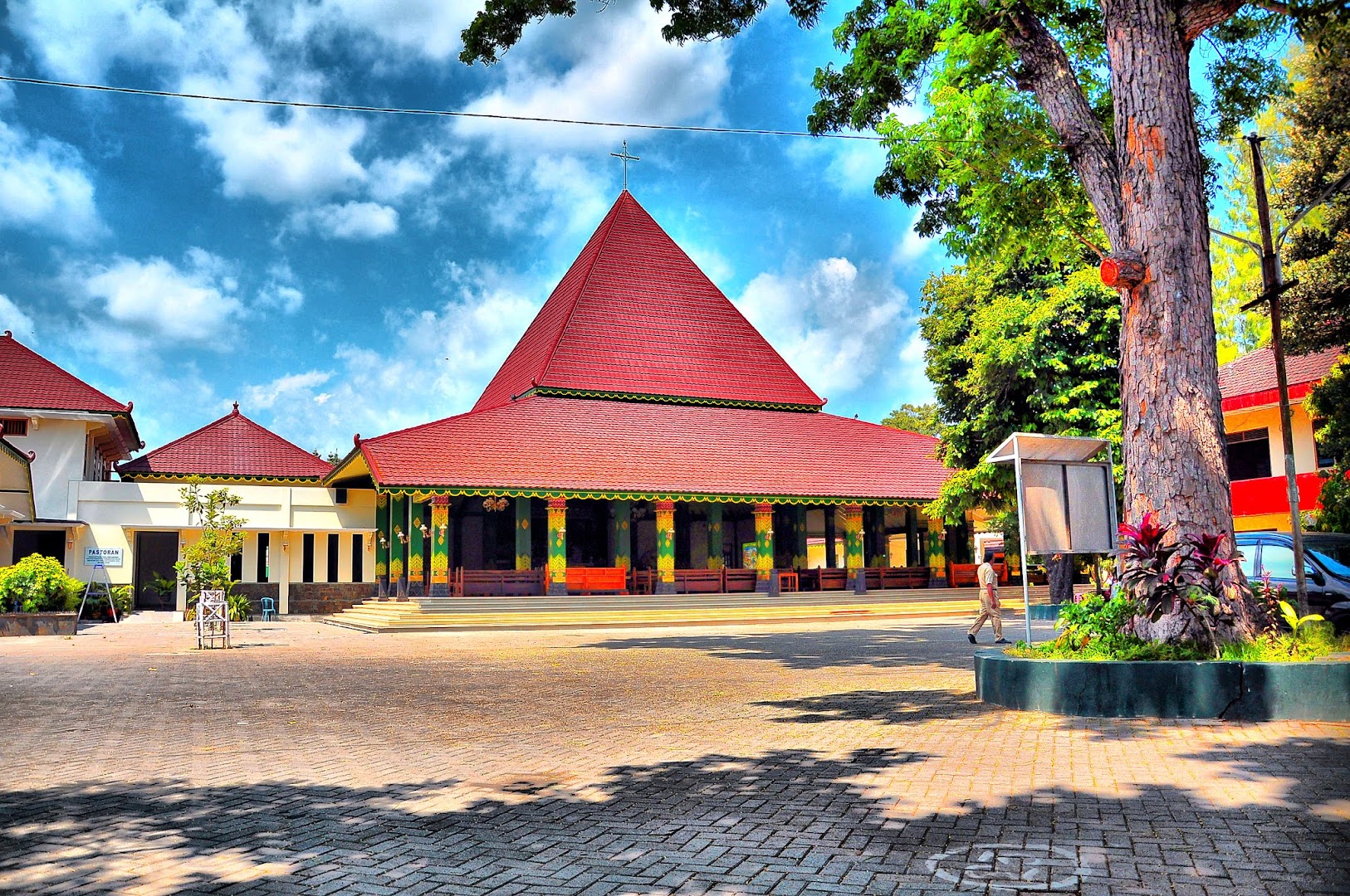 Gambar Gereja Katolik Hati Kudus Tuhan Yesus, Ganjuran