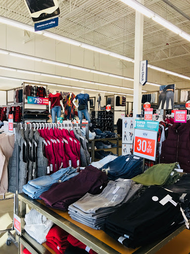 Clothing Store «Old Navy», reviews and photos, 141 Tuckahoe Rd, Sewell, NJ 08080, USA
