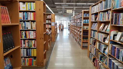 Book Store «Half Price Books», reviews and photos, 1075 E Golf Rd, Schaumburg, IL 60173, USA