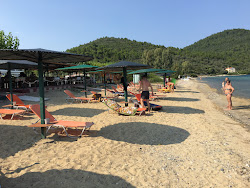 Foto di Rododafni beach con molto pulita livello di pulizia