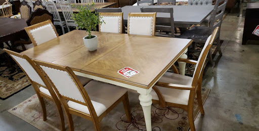 Furniture Store «Costless Warehouse Furniture», reviews and photos, 7859 S 180th St, Kent, WA 98032, USA