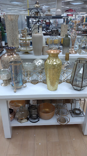 Department Store «Marshalls & HomeGoods», reviews and photos, 6128 Grand Ave, Gurnee, IL 60031, USA