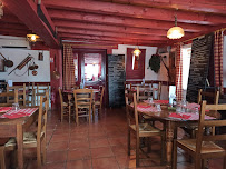 Atmosphère du Restaurant Le Resto du Paty / Les Maisons du Paty (Gîtes) à Arles - n°11