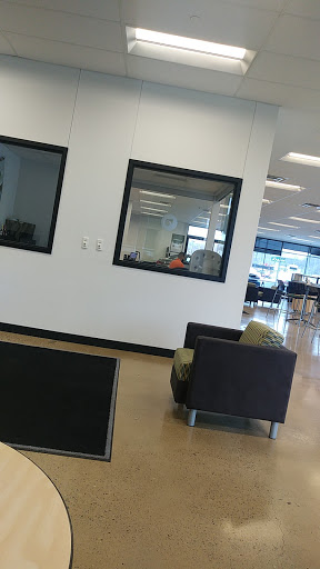 Used Car Dealer «DriveTime Used Cars», reviews and photos, 7211 McKnight Rd, Pittsburgh, PA 15237, USA