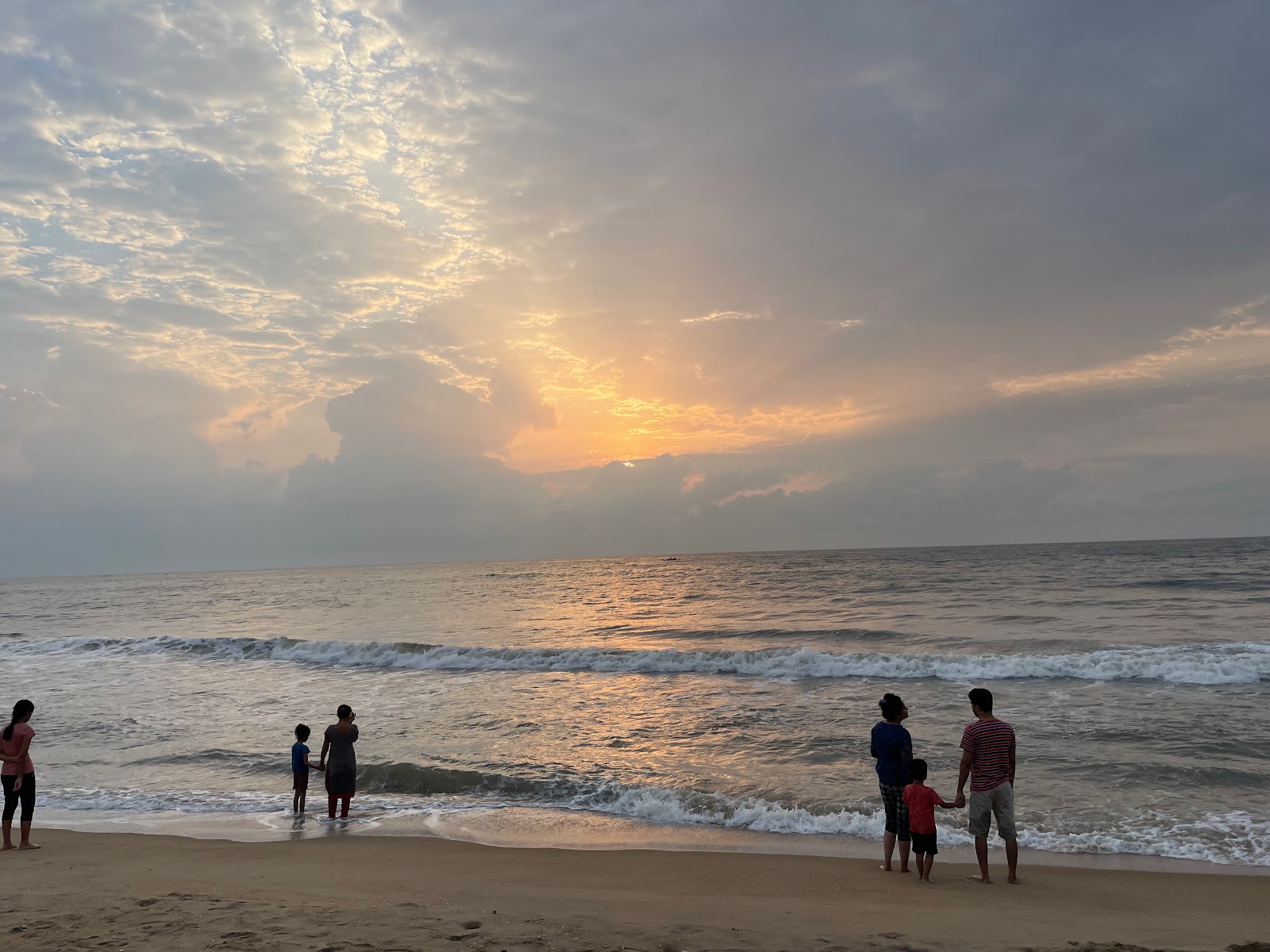 Photo de Uthandi Beach - endroit populaire parmi les connaisseurs de la détente