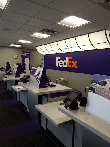 Shipping and Mailing Service «FedEx Ship Center», reviews and photos, 5101 W Waters Ave, Tampa, FL 33634, USA