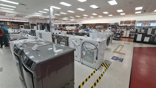 Appliance Store «P.C. Richard & Son», reviews and photos, 35-18 Steinway St, Astoria, NY 11101, USA