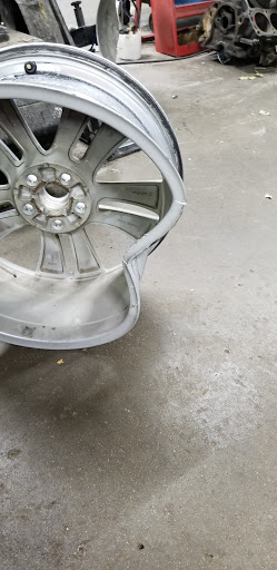 Auto Repair Shop «Ultimate Automotive Service Center», reviews and photos, 5900 Oakwood Dr, Urbandale, IA 50322, USA