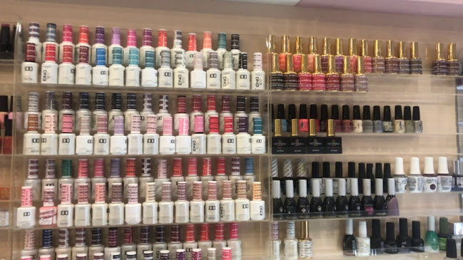 Jessica's Nails And Beauty - Beauty salon