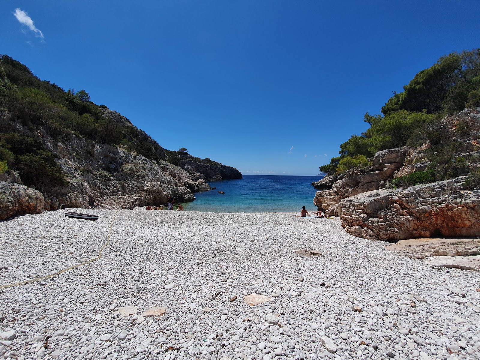 Fotografija Pritiscina beach in naselje