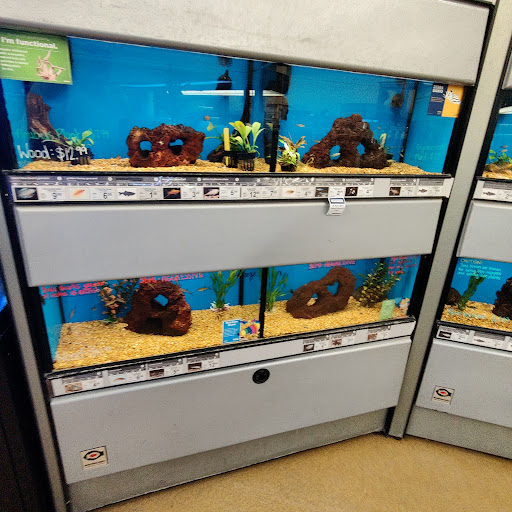 Pet Supply Store «Petco Animal Supplies», reviews and photos, 517 N 3rd Pl, Manhattan, KS 66502, USA