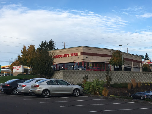 Tire Shop «Discount Tire Store - Tigard, OR», reviews and photos, 11462 SW Pacific Hwy, Tigard, OR 97223, USA
