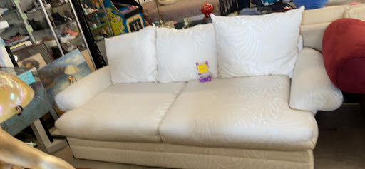 Thrift Store «JUNK 4 UR TRUNK THRIFT STORE», reviews and photos, 5494 New Jesup Hwy, Brunswick, GA 31523, USA