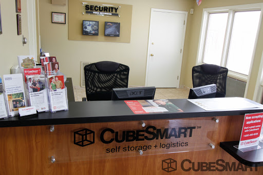Self-Storage Facility «CubeSmart Self Storage», reviews and photos, 1080 Butterfield Rd, Mundelein, IL 60060, USA