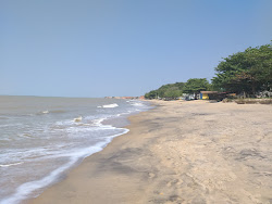Photo de Plage de Cacao entouré de montagnes