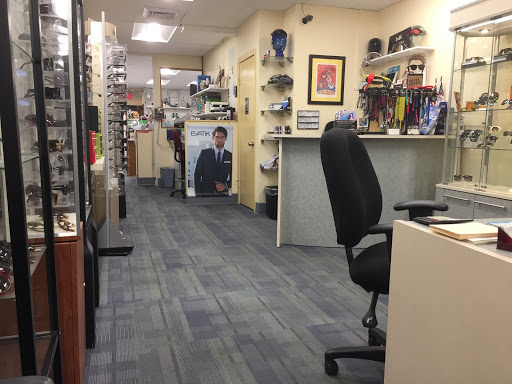 Highland Opticians, 33 Lincoln St, Newton Highlands, MA 02461, USA, 