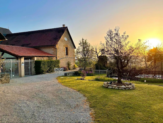 Photo Lodge Domaine des Grands Bois 24290 Sergeac