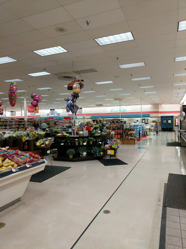 Grocery Store «Winn-Dixie», reviews and photos, 5428 Dogwood Dr, Milton, FL 32570, USA