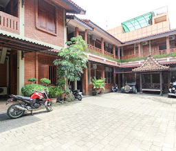 Mashbrow Hostel photo