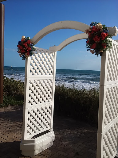 Florist «Roses Are Red Florist», reviews and photos, 425 5th Ave, Indialantic, FL 32903, USA