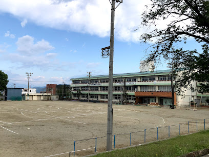 笛吹市立御坂西小学校