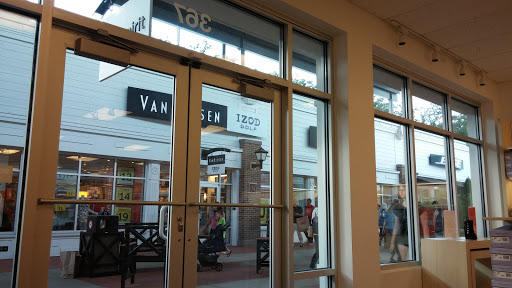 Shopping Mall «Merrimack Premium Outlets», reviews and photos, 80 Premium Outlets Blvd, Merrimack, NH 03054, USA