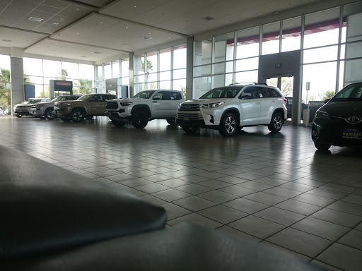 Toyota Dealer «Hanlees Davis Toyota», reviews and photos, 4202 Chiles Rd, Davis, CA 95616, USA