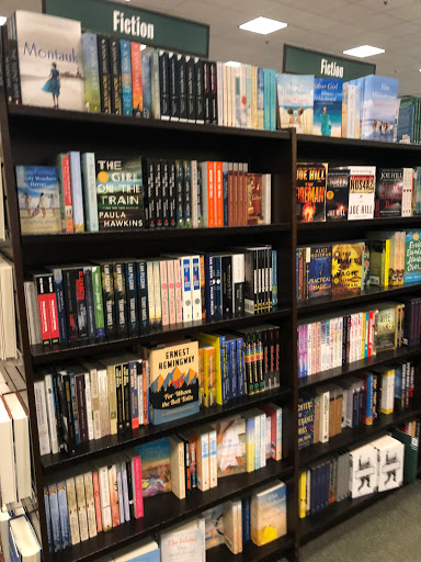 Book Store «Barnes & Noble», reviews and photos, 631 E Boughton Rd, Bolingbrook, IL 60440, USA