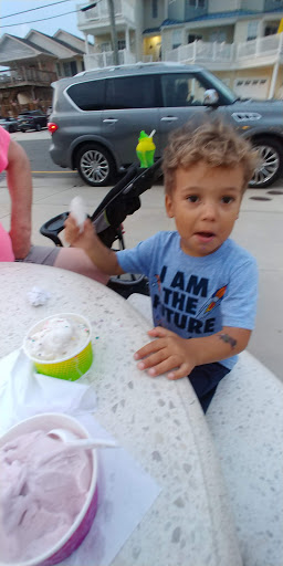 Ice Cream Shop «Hassles Ice Cream», reviews and photos, 430 E 20th Ave, North Wildwood, NJ 08260, USA