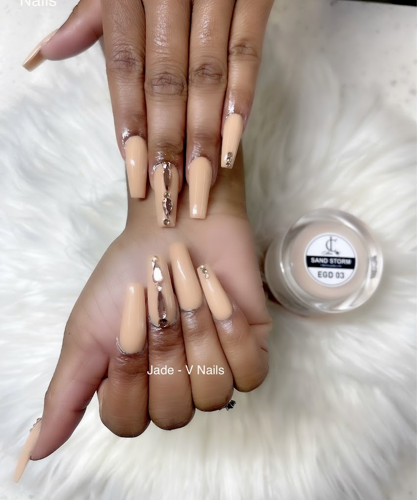 V Nail Spa 95670