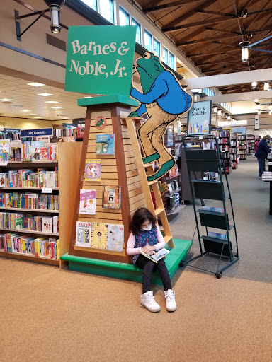 Book Store «Barnes & Noble», reviews and photos, 235 Daniel Webster Hwy, Nashua, NH 03060, USA