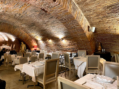 Restaurant Les Caves de la Maréchale - 3 Rue Jules Chalande, 31000 Toulouse, France