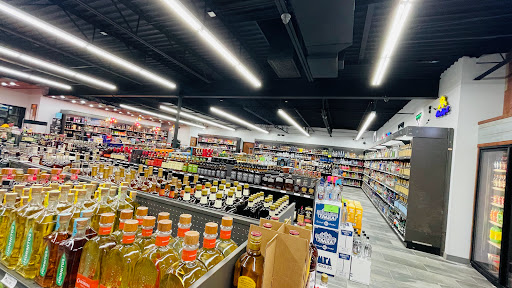 Liquor Store «Liquor Zone», reviews and photos, 3004 E Pioneer Pkwy #200, Arlington, TX 76010, USA