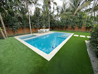 Big Green Men Outdoor Living and Artificial Grass - Photo 2 - Car repair in , Miami