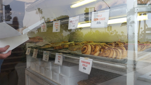 Donut Shop «Star Dust Donut Shop», reviews and photos, 698 CA-75, Imperial Beach, CA 91932, USA