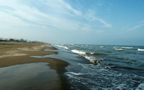 Chamkhaleh Beach image