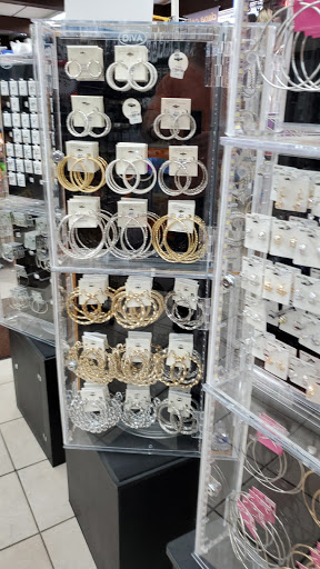 Convenience Store «One Stop Shop», reviews and photos, 407 E 24th St, Erie, PA 16503, USA