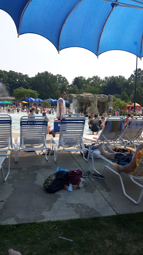 Public Swimming Pool «Water Works Family Aquatic Center», reviews and photos, 2025 Munroe Falls Ave, Cuyahoga Falls, OH 44221, USA