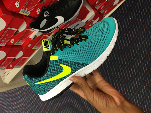 Shoe Store «Shoe Carnival», reviews and photos, 2930 Chapel Hill Rd, Douglasville, GA 30135, USA