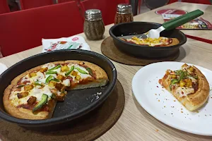 Pizza Hut image