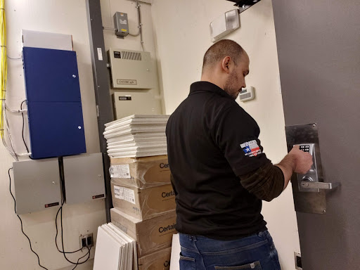 Locksmith «GiddyUp locksmith llc», reviews and photos, 930 N Belt Line Rd #110, Irving, TX 75061, USA