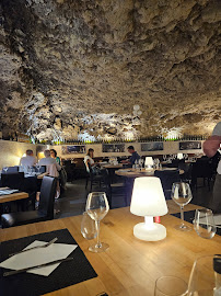 Atmosphère du Restaurant français La Grotte d'Auguste à Orange - n°10