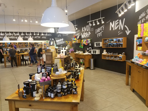 Cosmetics Store «Lush Cosmetics», reviews and photos, 3111 W Chandler Blvd, Chandler, AZ 85226, USA