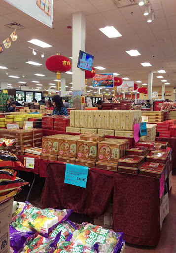 Shopping Mall «Wick Shopping Plaza», reviews and photos, 561 US-1, Edison, NJ 08817, USA