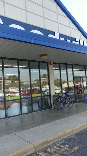Thrift Store «Goodwill Windsor Woods Retail Store», reviews and photos, 229 S Rosemont Rd, Virginia Beach, VA 23452, USA