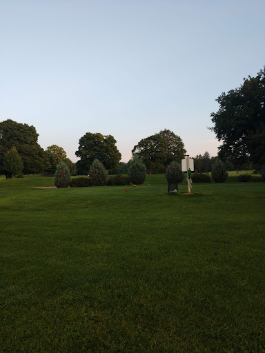 Golf Course «Browns Lake Golf Course», reviews and photos, 932 Browns Lake Dr, Burlington, WI 53105, USA